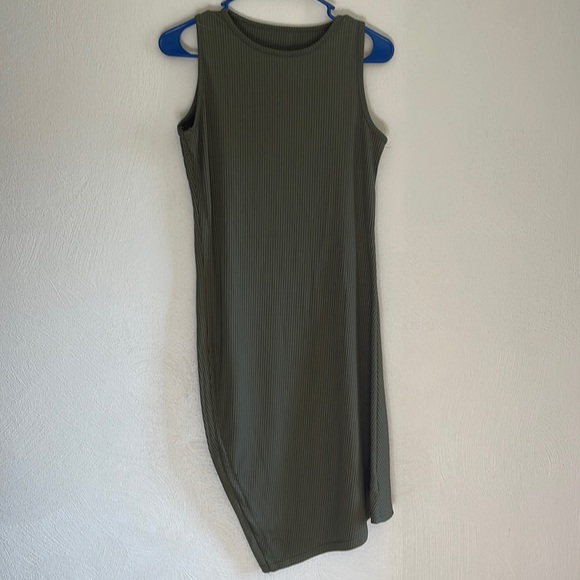 No brand midi body con dress, fits like a small - Picture 1 of 2